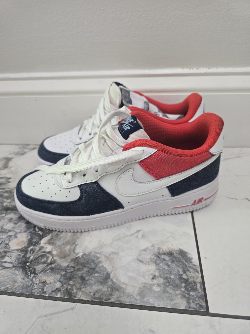 Nike Air Force 1 White, Red & Denuim Sneakers - LIKE NEW - Rare ITEM - Picture 4 of 9